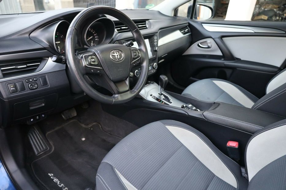 Продам Toyota Avensis 2016 года в Киеве