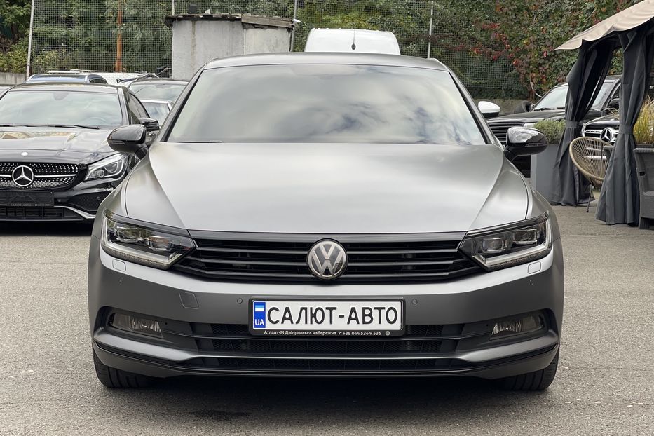 Продам Volkswagen Passat B8 Highline 2017 года в Киеве