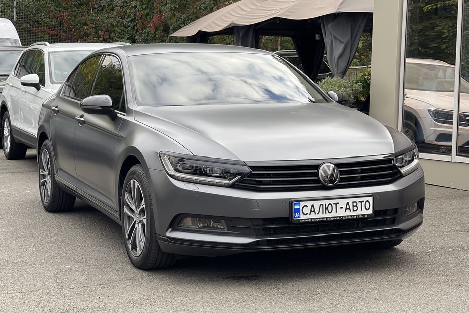 Продам Volkswagen Passat B8 Highline 2017 года в Киеве