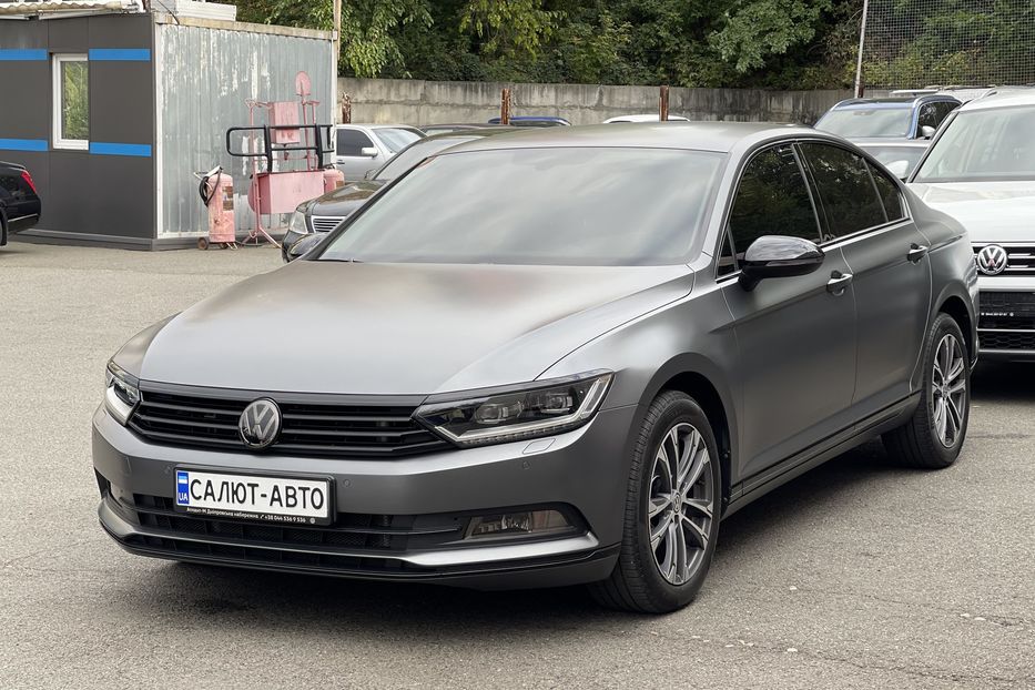 Продам Volkswagen Passat B8 Highline 2017 года в Киеве