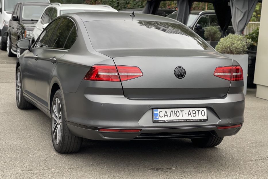 Продам Volkswagen Passat B8 Highline 2017 года в Киеве