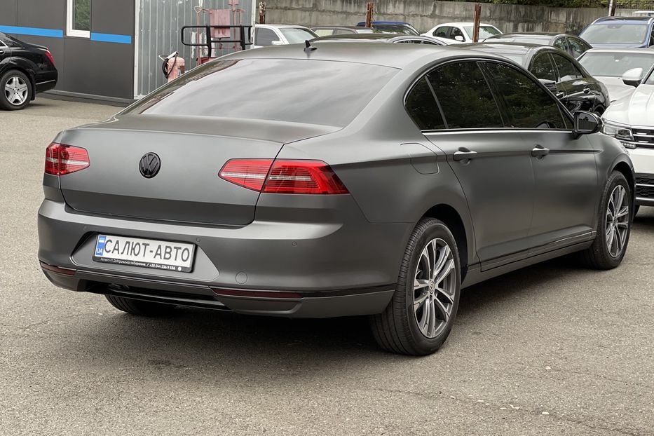 Продам Volkswagen Passat B8 Highline 2017 года в Киеве