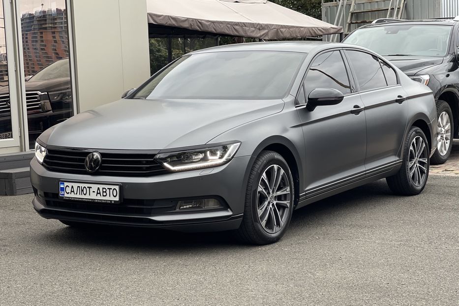 Продам Volkswagen Passat B8 Highline 2017 года в Киеве