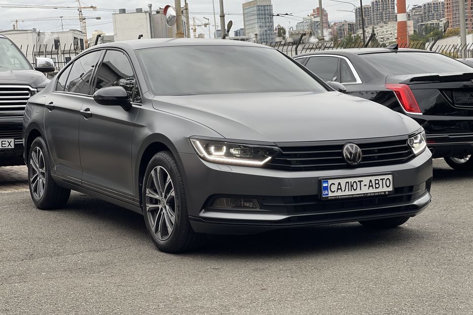 Продам Volkswagen Passat B8 Highline 2017 года в Киеве