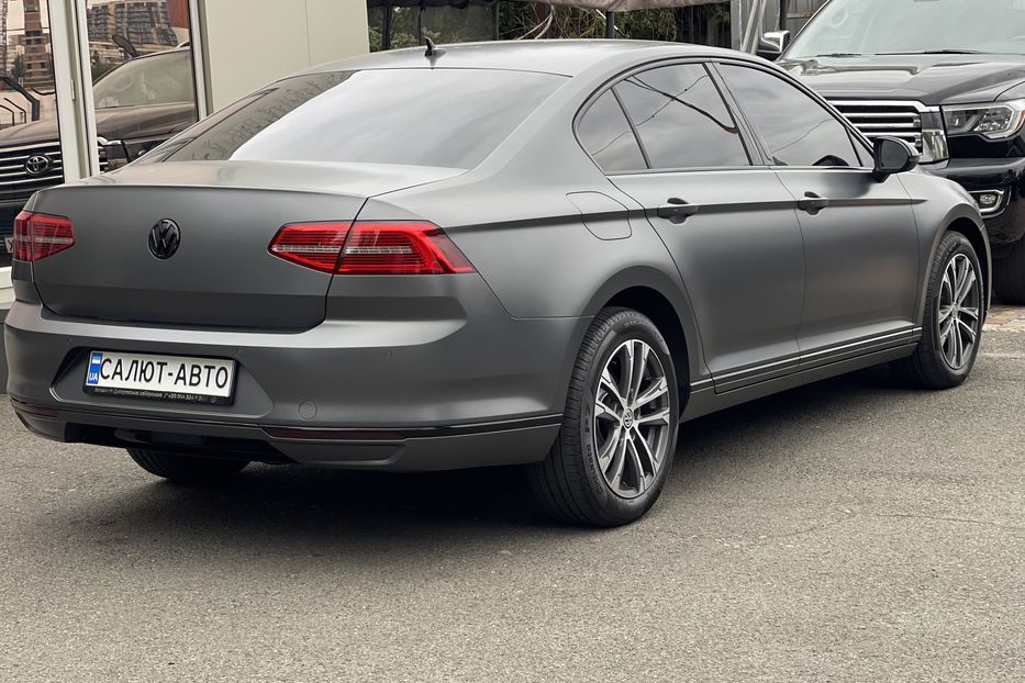 Продам Volkswagen Passat B8 Highline 2017 года в Киеве