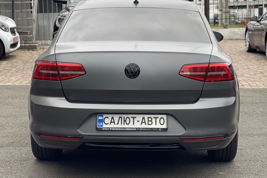 Продам Volkswagen Passat B8 Highline 2017 года в Киеве