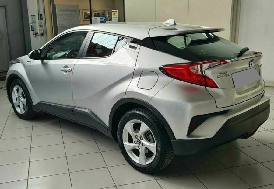 Продам Toyota C-HR Hybrid 2017 года в Киеве