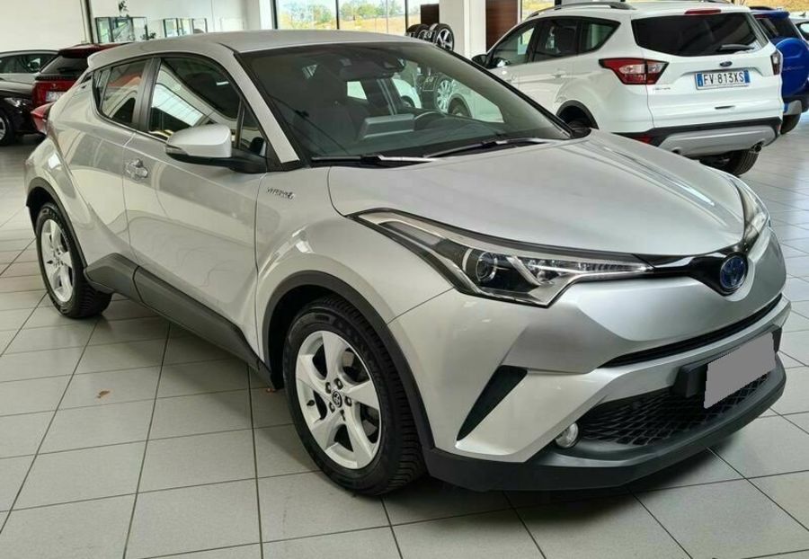 Продам Toyota C-HR Hybrid 2017 года в Киеве