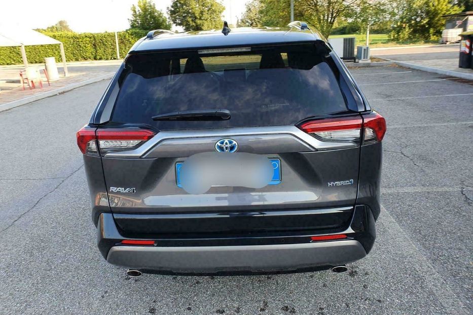 Продам Toyota Rav 4 Hybrid Style  2019 года в Киеве