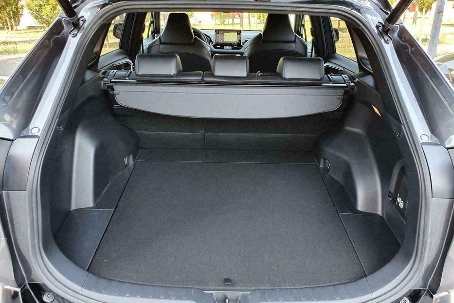 Продам Toyota Rav 4 Hybrid Style  2019 года в Киеве