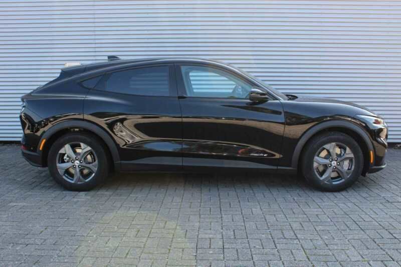 Продам Ford Mustang Mach-E 2021 года в Киеве