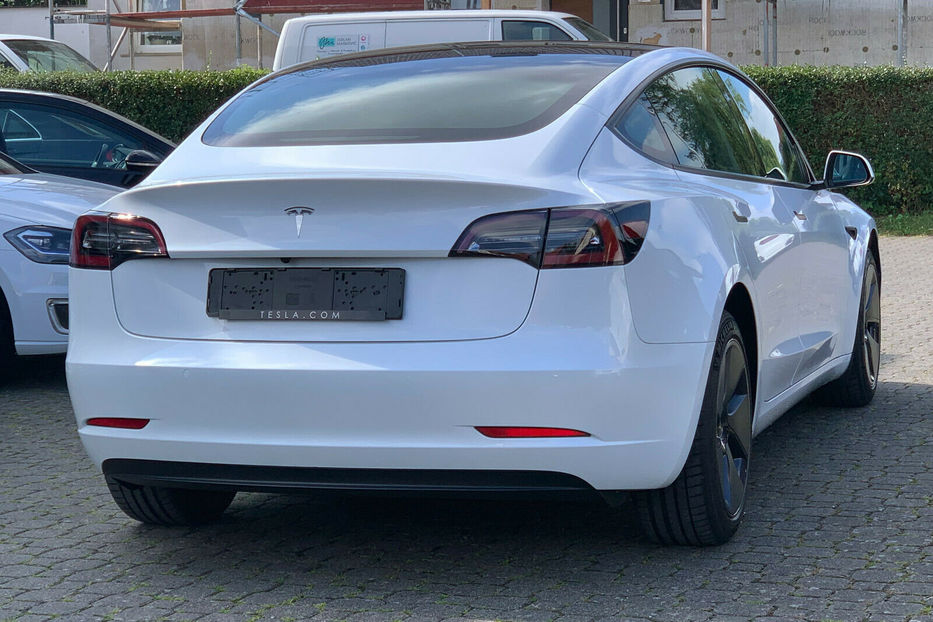 Продам Tesla Model 3 2021 года в Киеве