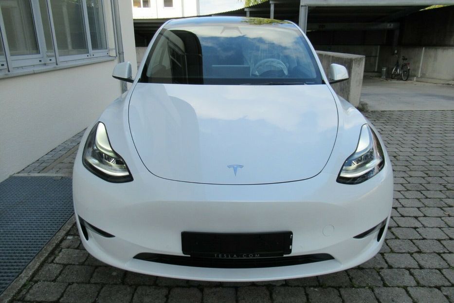 Продам Tesla Model Y LR+AWD 2021 года в Киеве