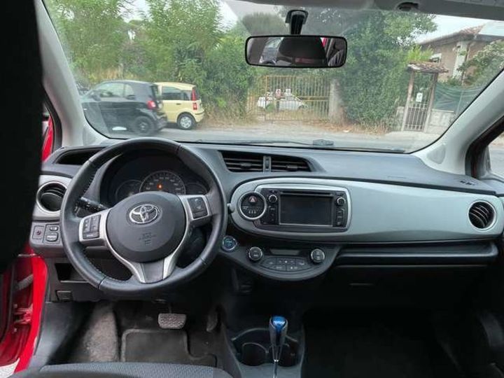 Продам Toyota Yaris Hybrid 2013 года в Киеве