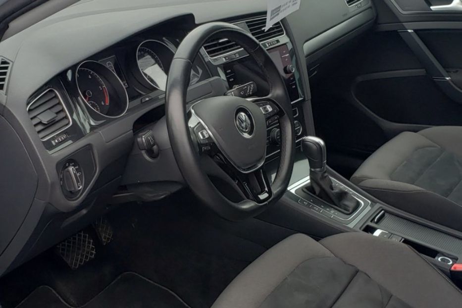 Продам Volkswagen Golf VII 2018 года в Житомире