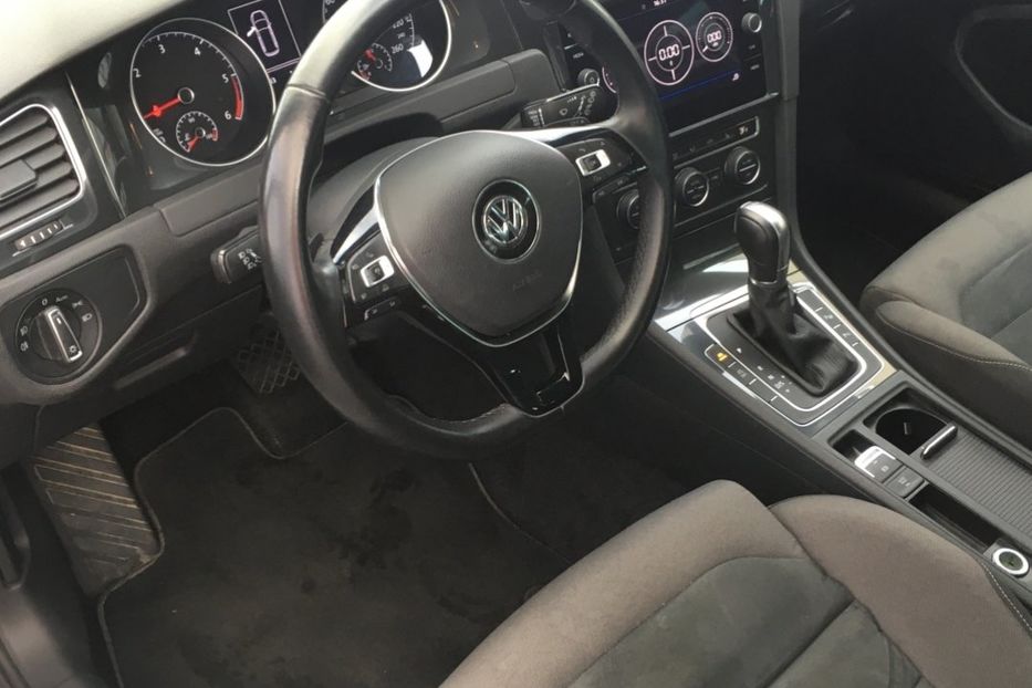 Продам Volkswagen Golf VII 2018 года в Житомире