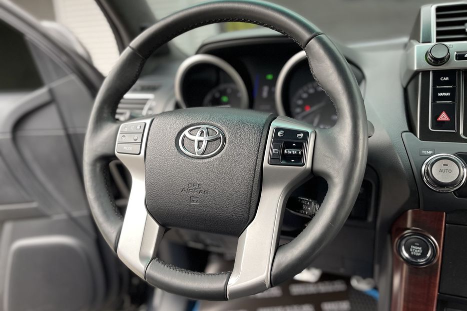 Продам Toyota Land Cruiser Prado 2013 года в Киеве