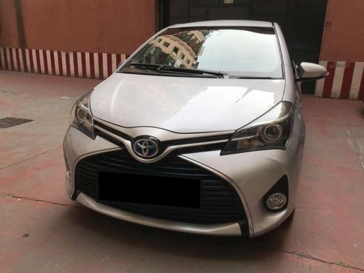 Продам Toyota Yaris Hybrid 2015 года в Киеве