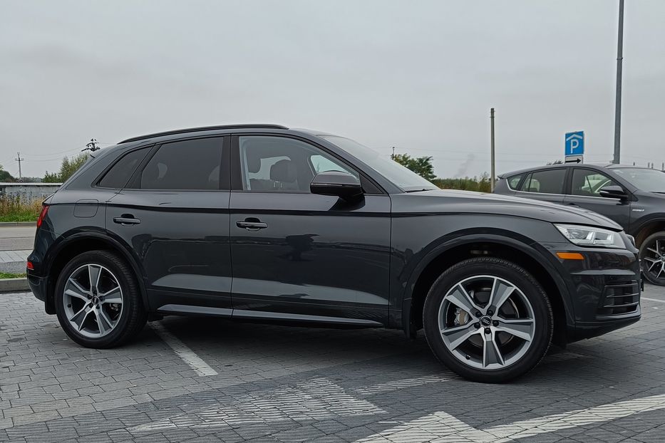 Продам Audi Q5 Premium plus Quattro  2019 года в Львове