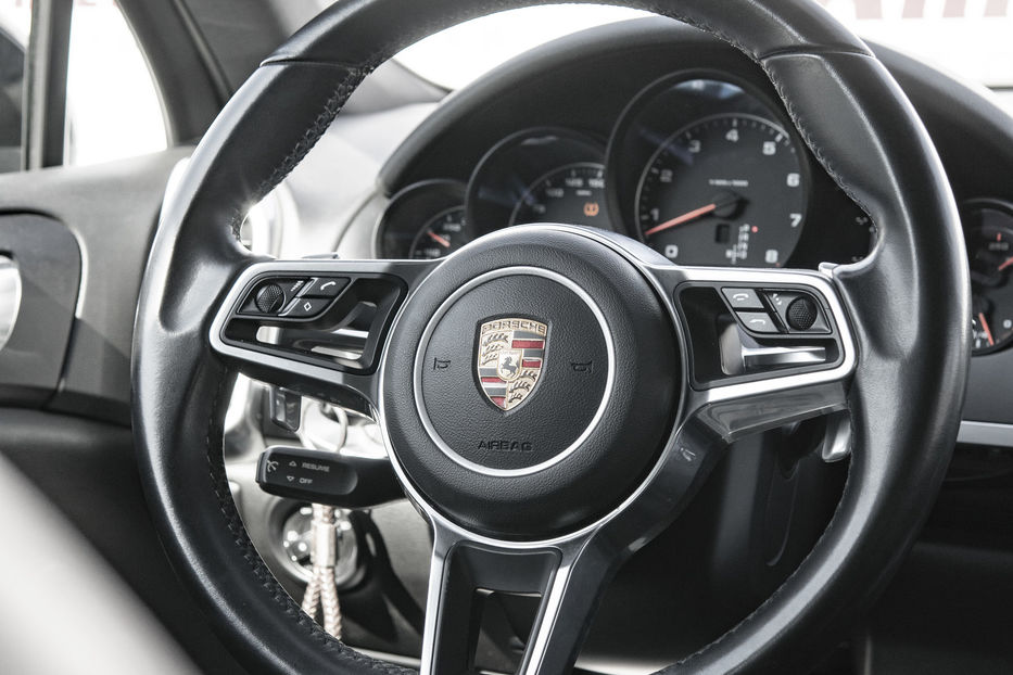 Продам Porsche Cayenne Black Edition 2017 года в Черновцах