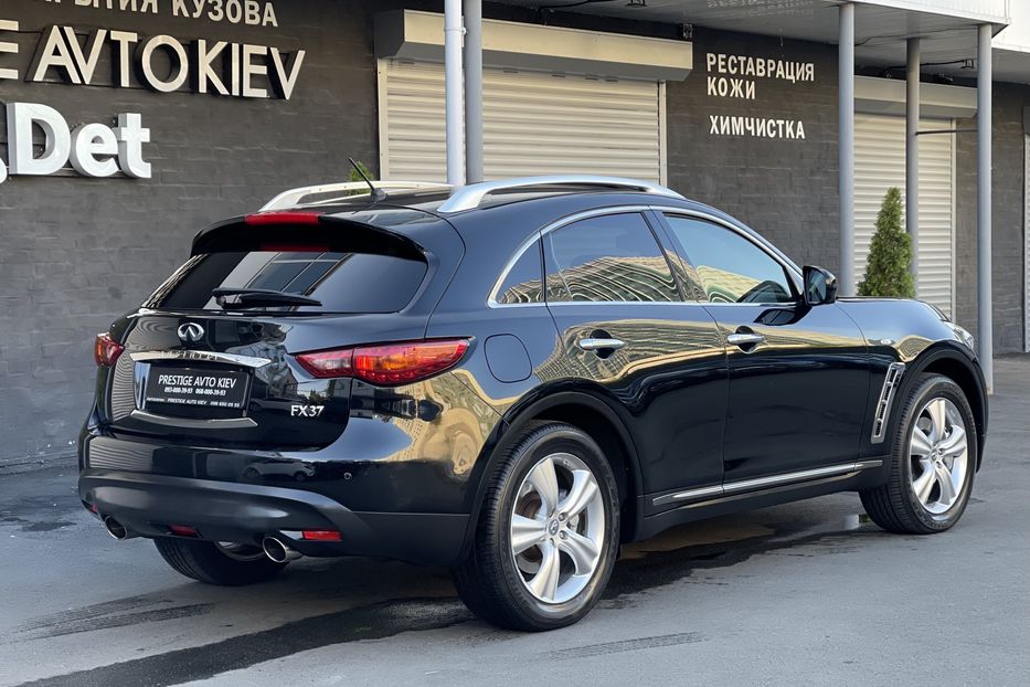 Продам Infiniti FX 37 2011 года в Киеве