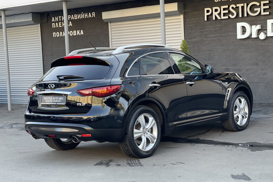 Продам Infiniti FX 37 2011 года в Киеве