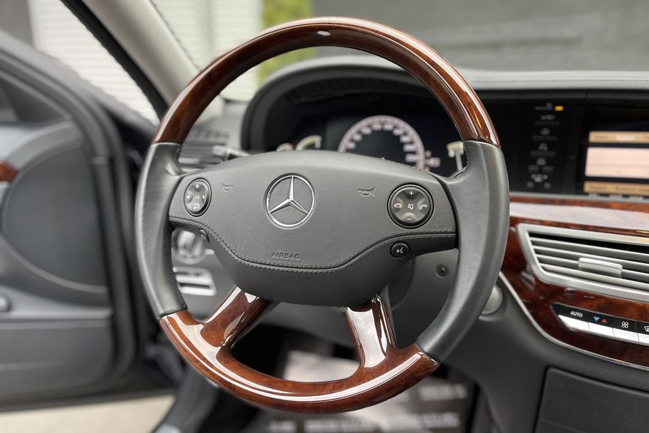 Продам Mercedes-Benz S-Class 550 4MATIC AMG 2008 года в Киеве