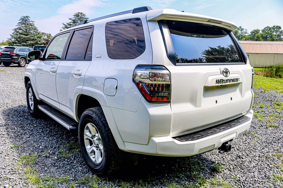 Продам Toyota 4Runner 2021 года в Киеве