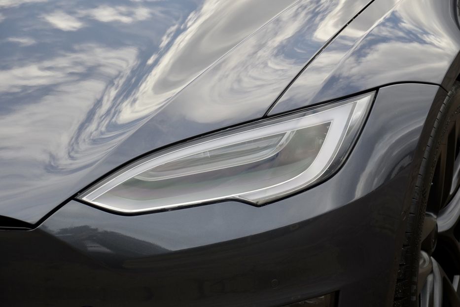 Продам Tesla Model S Plaid 2021 года в Киеве