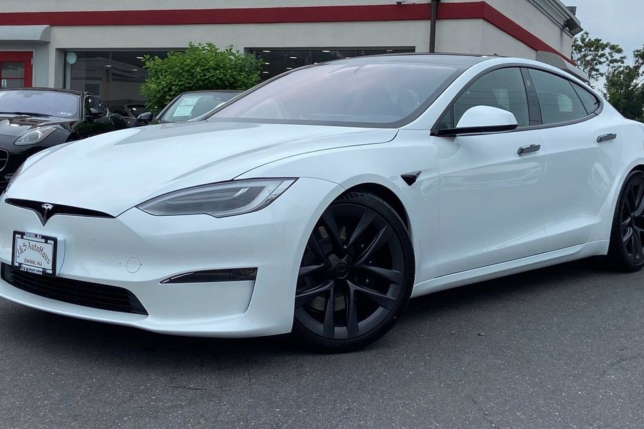 Продам Tesla Model S PLAID 2021 года в Киеве