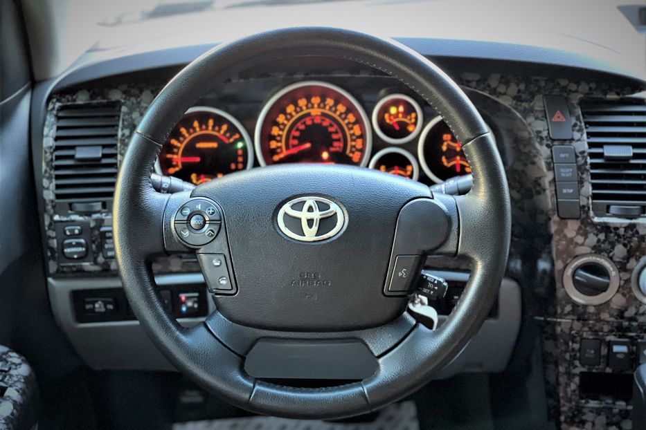 Продам Toyota Tundra 2011 года в Одессе