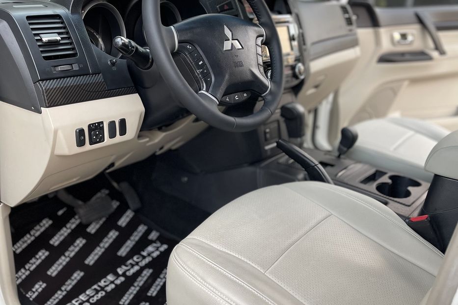 Продам Mitsubishi Pajero Wagon 3.8 V6 2018 года в Киеве