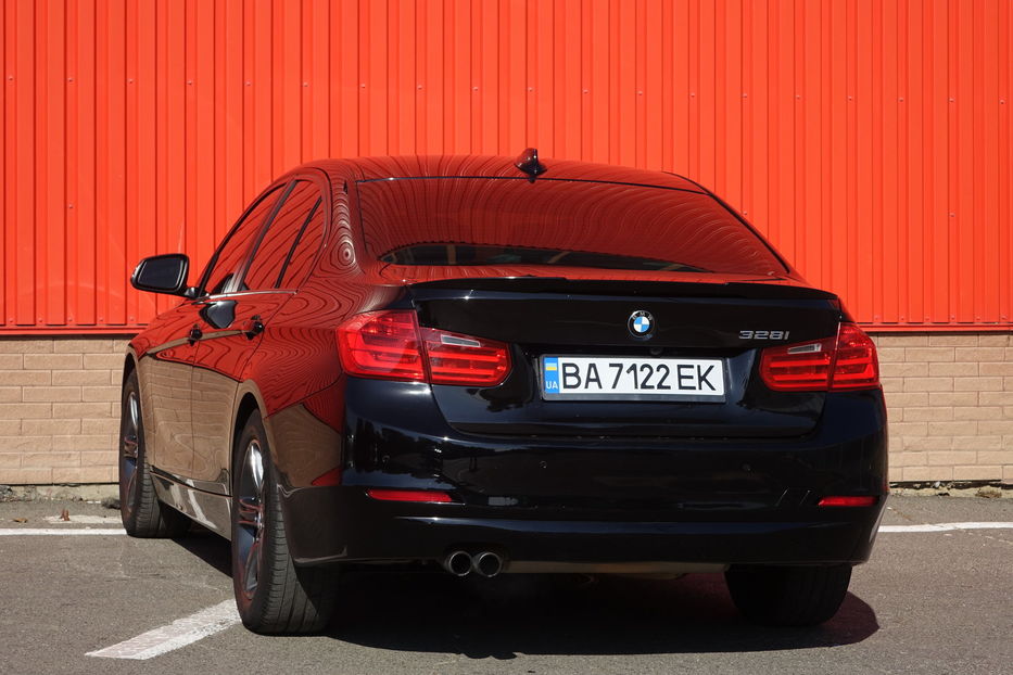 Продам BMW 320 2013 года в Одессе