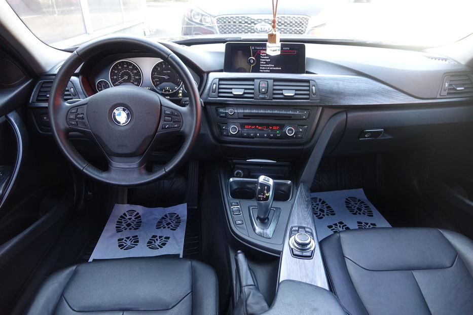 Продам BMW 320 2013 года в Одессе