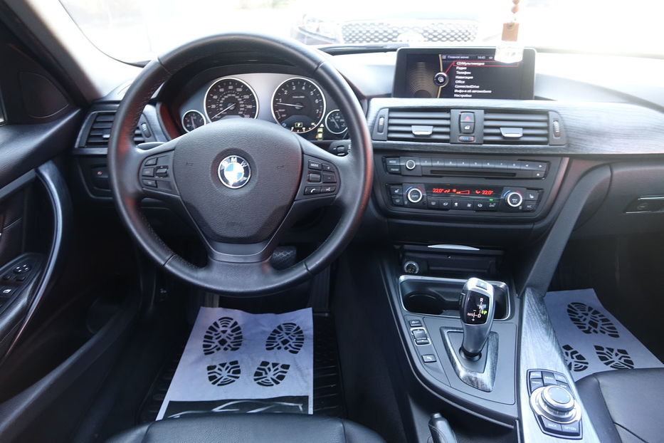 Продам BMW 320 2013 года в Одессе