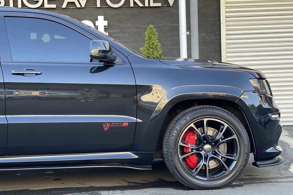 Продам Jeep Grand Cherokee SRT8 2012 года в Киеве