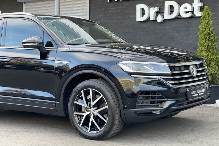 Продам Volkswagen Touareg V6 TFSI 2018 года в Киеве