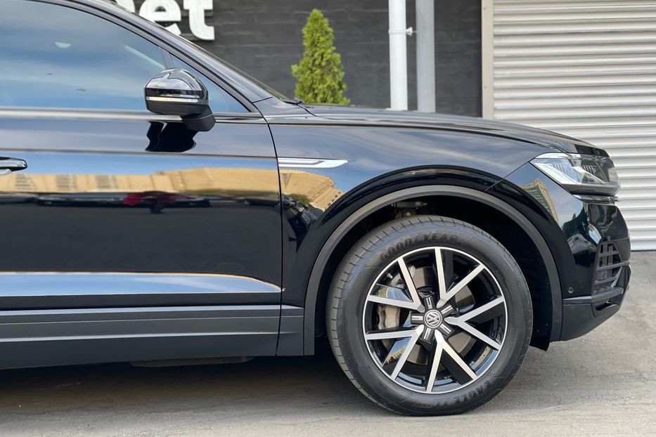 Продам Volkswagen Touareg V6 TFSI 2018 года в Киеве