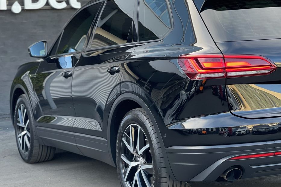 Продам Volkswagen Touareg V6 TFSI 2018 года в Киеве