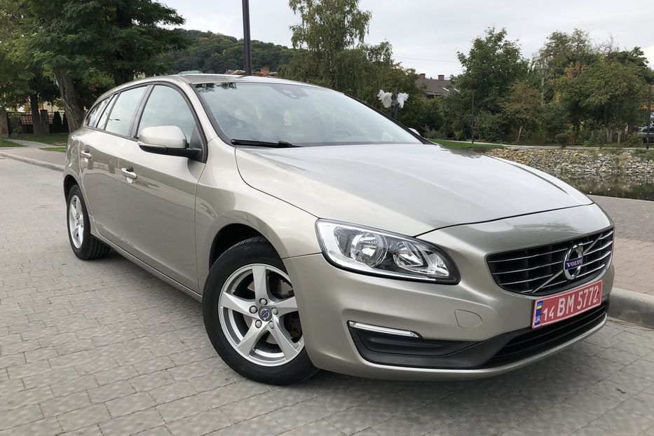 Продам Volvo V60 2.0 avtomat 2015 года в Львове