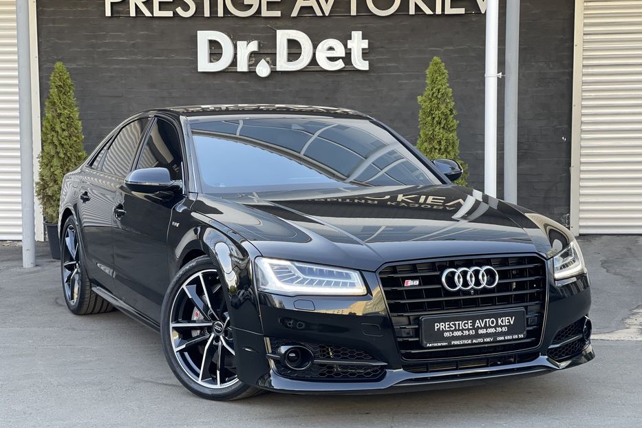 Продам Audi S8 2016 года в Киеве