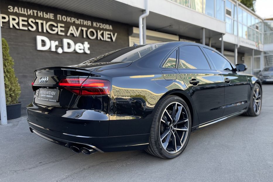 Продам Audi S8 2016 года в Киеве