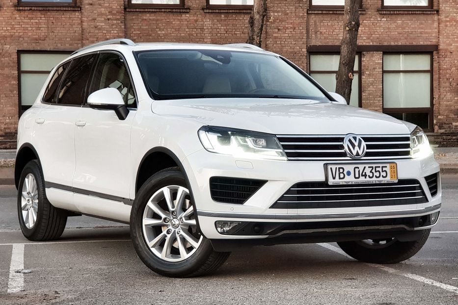 Продам Volkswagen Touareg 2017 года в Киеве