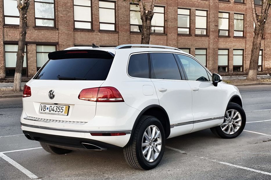 Продам Volkswagen Touareg 2017 года в Киеве