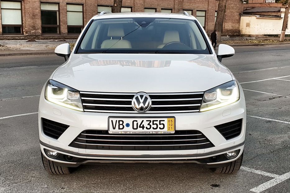 Продам Volkswagen Touareg 2017 года в Киеве