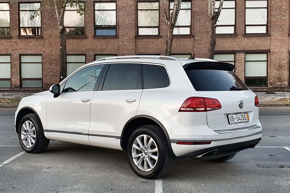 Продам Volkswagen Touareg 2017 года в Киеве