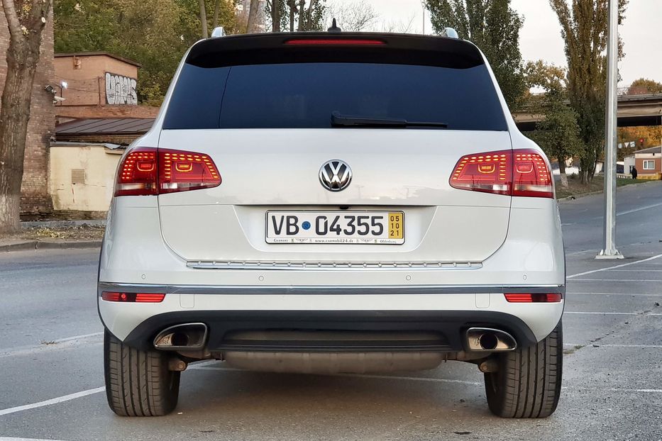 Продам Volkswagen Touareg 2017 года в Киеве