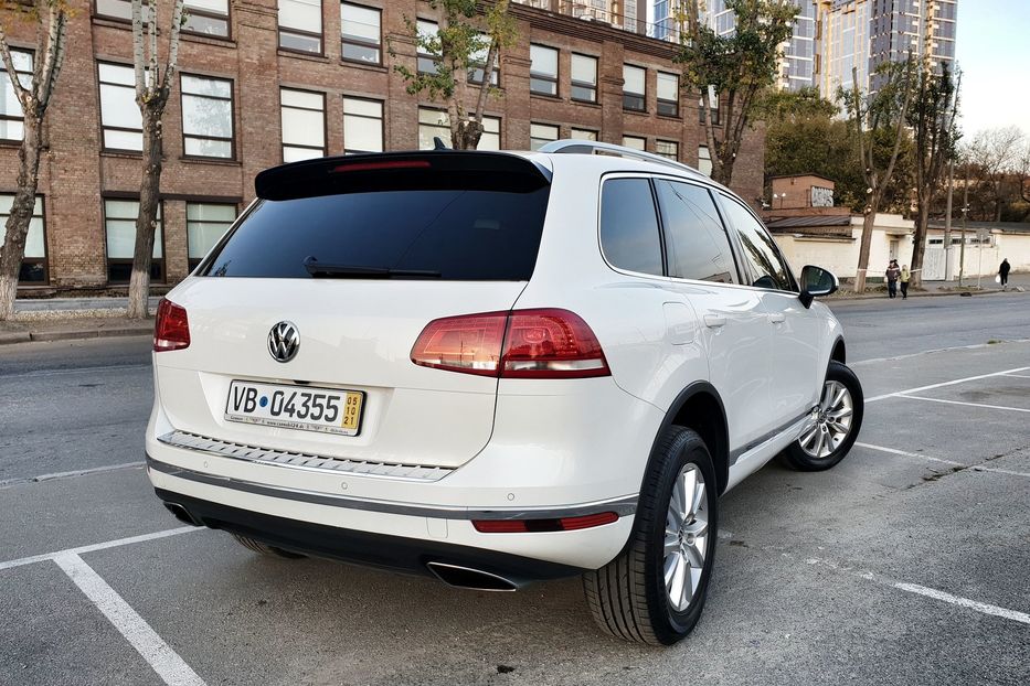 Продам Volkswagen Touareg 2017 года в Киеве