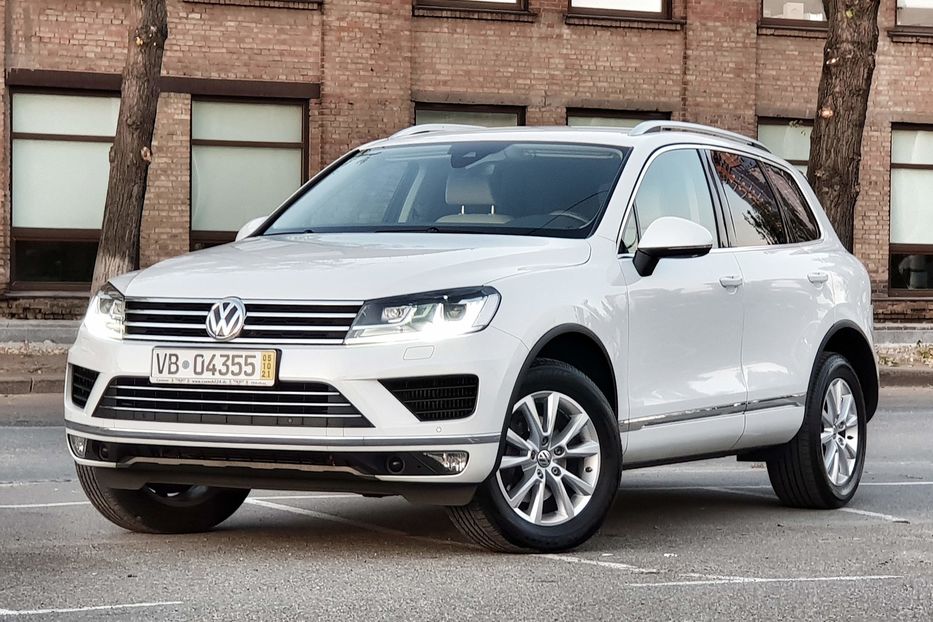 Продам Volkswagen Touareg 2017 года в Киеве