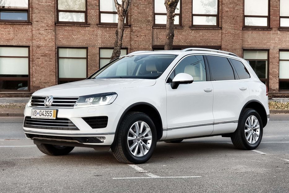 Продам Volkswagen Touareg 2017 года в Киеве